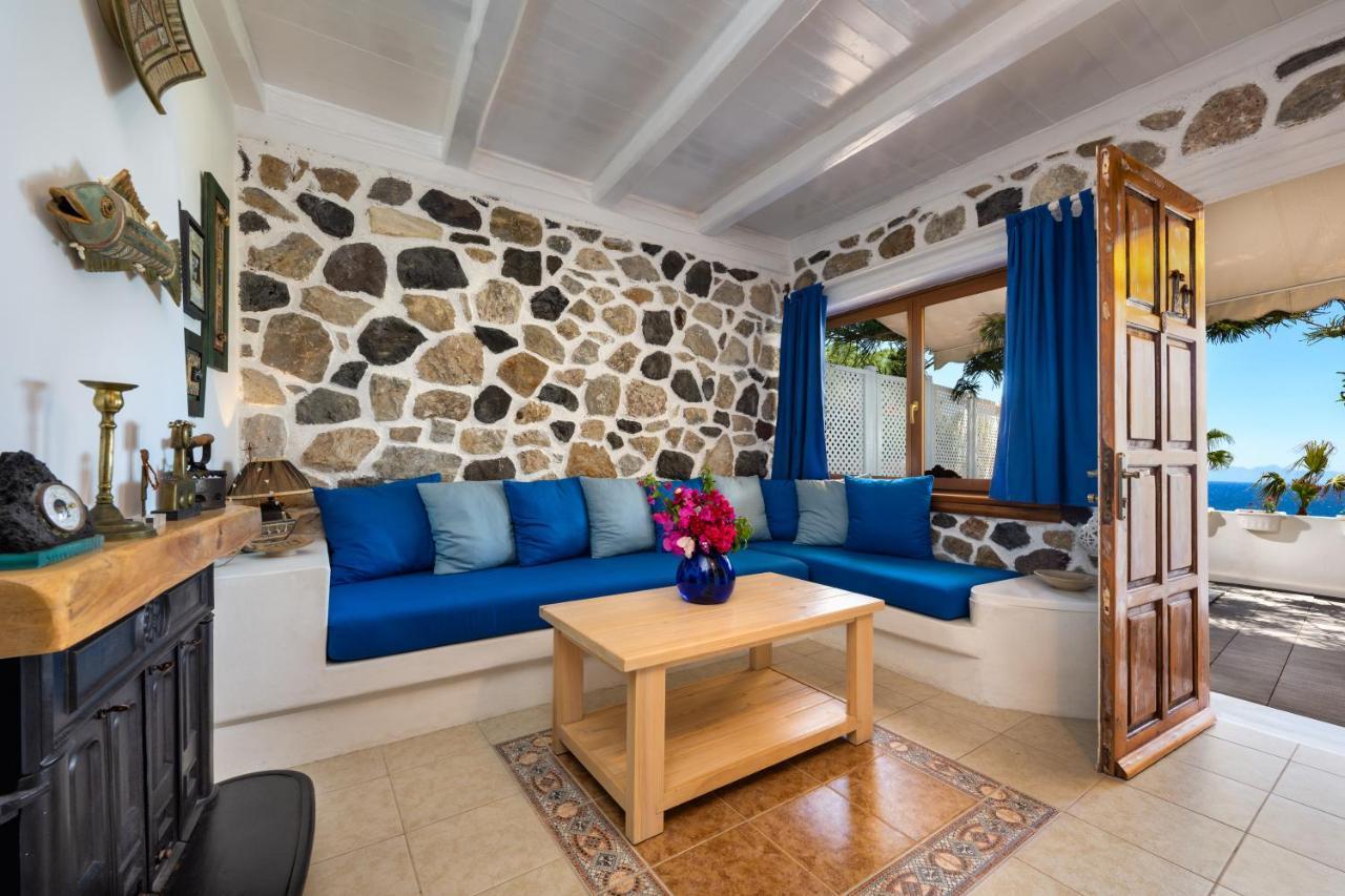 Moschatos Beach House Камари Экстерьер фото
