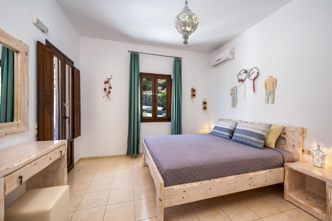 Moschatos Beach House Камари Экстерьер фото