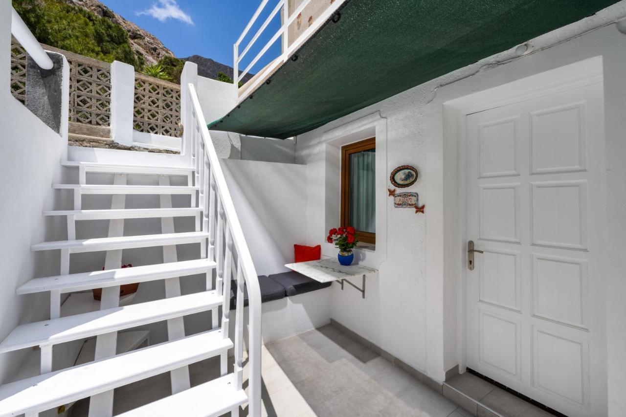 Moschatos Beach House Камари Экстерьер фото