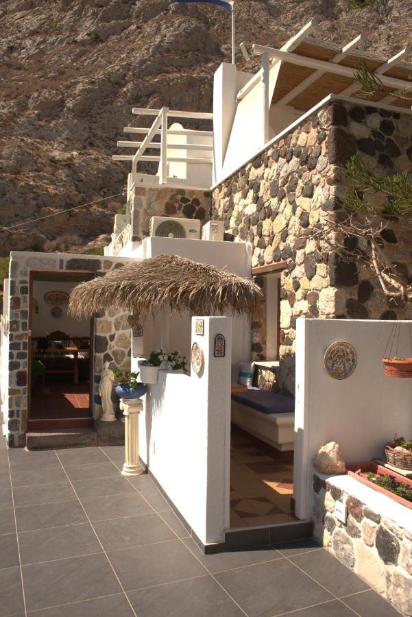 Moschatos Beach House Камари Экстерьер фото