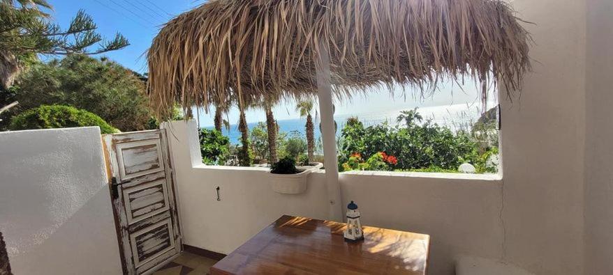 Moschatos Beach House Камари Экстерьер фото